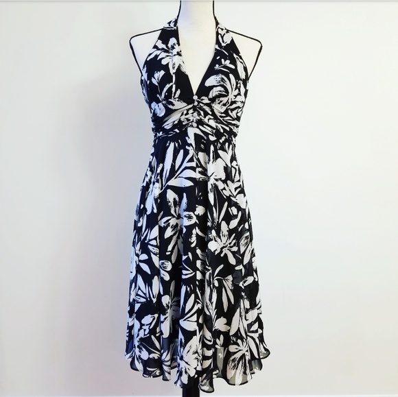 White House Black Market Dresses & Skirts - 🍉 White House Black Market Floral Dress